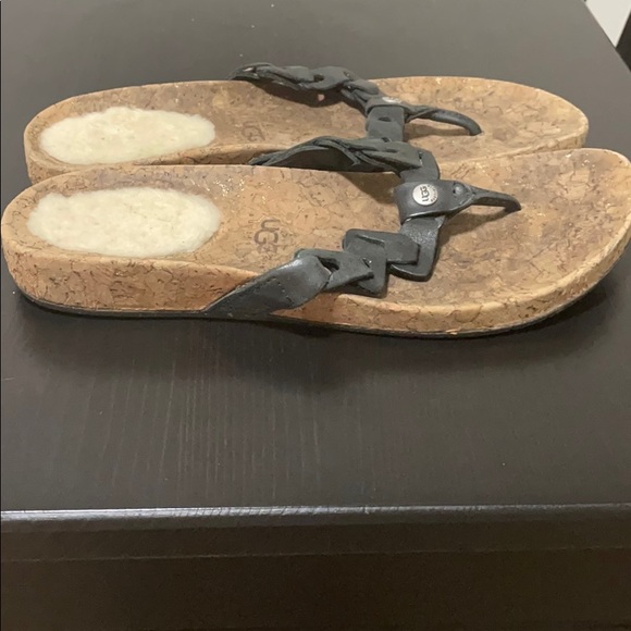 Ugg sandals - Picture 2 of 4